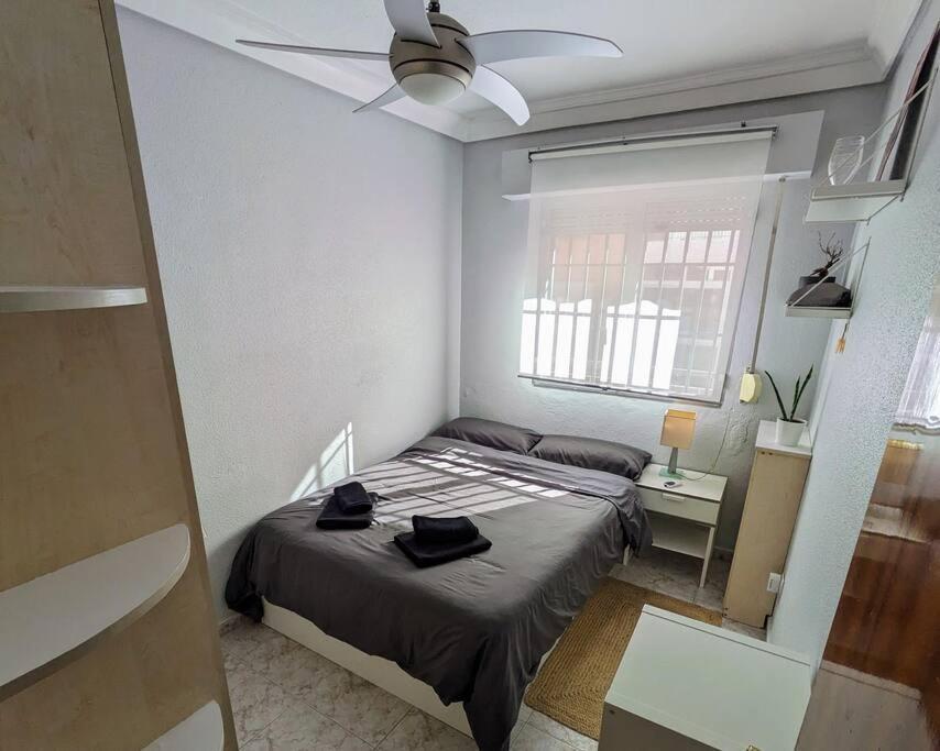Acogedor Apartamento Y Parking Мадрид Екстериор снимка